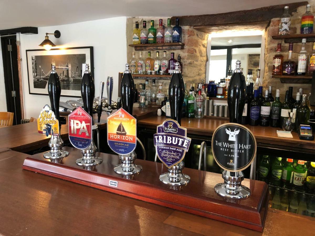 فندق The White Hart Sherington المظهر الخارجي الصورة