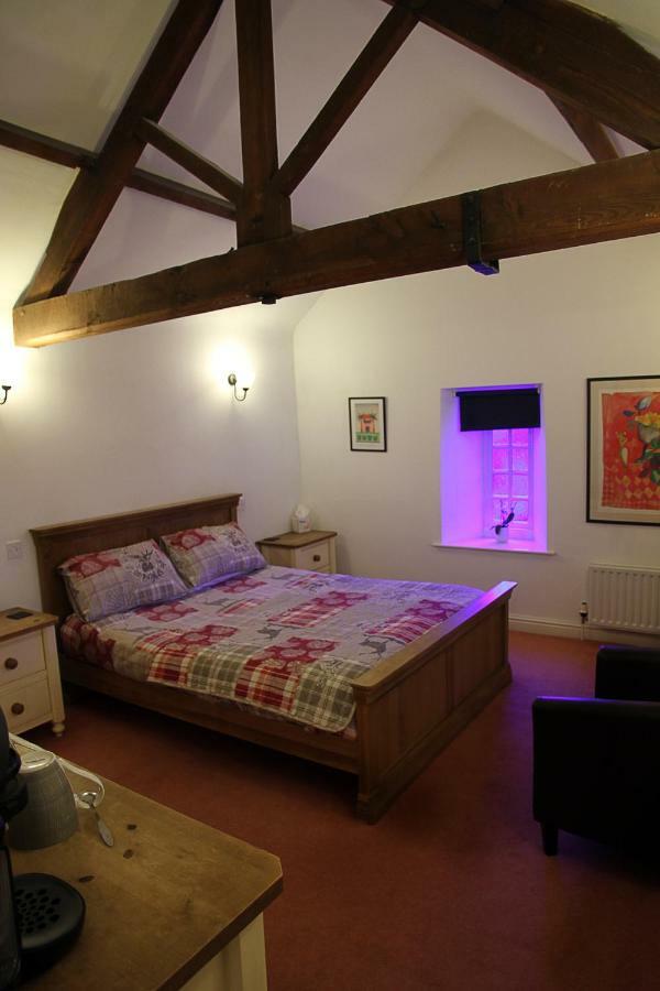 فندق The White Hart Sherington المظهر الخارجي الصورة